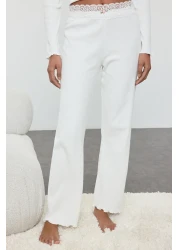  Collection طقم بيجامة محبوكة من القطن الأبيض مع إكسسوارات الورد THMAW25PT00233