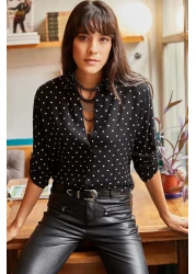 Olalook قميص نسائي منقط بأكمام سوداء GML-19000348