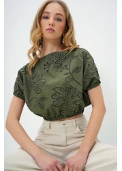 Trend Alaçatı Stili بلوزة نسائية كاكي بياقة واسعة من جبر بريميوم منسوجة ALC-X13769