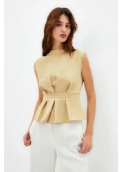  Collection Beige Crew Neck Sleeveless Woven Blouse TWOAW23BZ00559