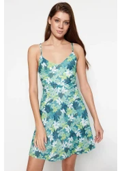  Collection فستان قصير من الكريب بطبعة زهور باللون الأخضر الداكن مع أشرطة قابلة للتعديل TWOSS20EL1630