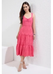  Collection فستان وردي مستقيم ميدي منسوج TWOSS23EL00156