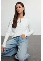  Collection Flexible Corded Ecru Knitted Blouse - Regular Cut, Buttoned - TWOAW25BZ00033