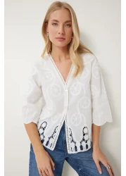 Happiness İstanbul بلوزة قميص منسوجة بيضاء رومانسية مطرزة للنساء QS00012