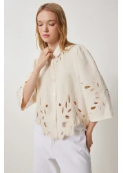 Happiness İstanbul قميص نسائي كريمي مخرم ومطرز بالدانتيل من قماش البوبلين QS00010