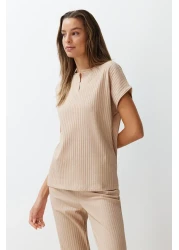  Collection طقم بيجامة محبوكة بياقة مضلعة باللون البيج THMSS24PT00234