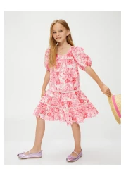 Koton فستان قصير مزين بالزهور وأكمام بالونية قصيرة وياقة مربعة مبطن