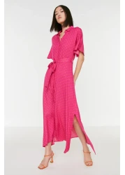  Collection فستان قميص طويل منسوج من الفسكوز بحزام فوشيا TWOSS19EL0094