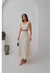 369 etnik butik "طقم صيفي مكون من قطعتين منقوش باللون الكريمي - ياقة مربعة وتنورة على شكل حرف A"