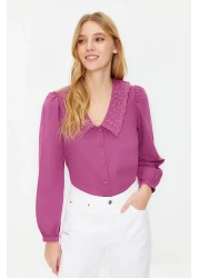  Collection قميص منسوج من القطن المطرز باللون الوردي المتربة TWOAW21GO0005