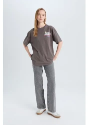 Defacto تي شيرت ذو رقبة دائرية وطبعة خلفية واسعة E0637AX25SM