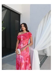 ESRAHELVACI فستان منقوش عليه زهور بياقة مادونا