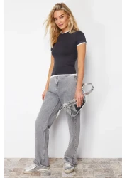  Collection تي شيرت محبوك مرن من نسيج أنثراسايت اللزج/الناعم ذو كتلة الألوان مناسب للجسم TWOSS24TS00063