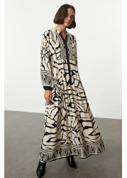  Modest فستان منسوج من الفيسكوز بطباعة هندسية باللون البيج TCTSS24EB00221