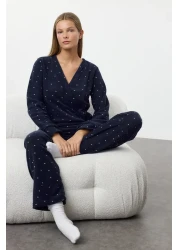  Collection طقم بيجامة شتوية من الصوف باللون الأزرق الداكن - مع تفاصيل قلب وربطة عنق THMAW25PT00139