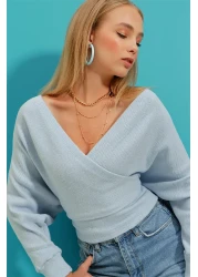 Trend Alaçatı Stili بلوزة نسائية زرقاء من الأمام ورقبة على شكل حرف V مزدوجة الصدر ALC-019-053-BLZ