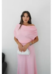 Havoş فستان طويل بتفاصيل كتف وردي