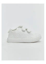 LC Waikiki حذاء رياضي للفتيات الصغيرات من LCW STEPS باللون الأبيض