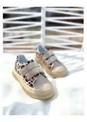 Görkem bebe ayakkabı ve tekstil حذاء رياضي بناتي بنعل سميك تشريحي وشريط فيلكرو رياضي للمشي