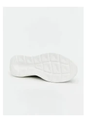 LC Waikiki حذاء رياضي أسود للأولاد بتفاصيل شبكية بيضاء