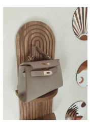 ikosga حقيبة كتف وكتف كريمية أنيقة وكلاسيكية بسلسلة سميكة العرض: 20 سم الطول: 14 سم