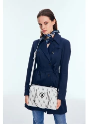 U.S. Polo Assn. حقيبة كتف نسائية بيضاء - Us8701، حصريًا عبر الإنترنت