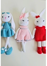 Timeless 100 % Cotton Crochet Doll: Expertly Handcrafted Amigurumi Beauty, Tailored for Kids, Collectors, and Enchanting Nursery Displays