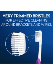 أورال بي فرشاة أسنان يدوية للذين يرتدون التقويم بصلابة ناعمة 35، متنوعة الألوان
