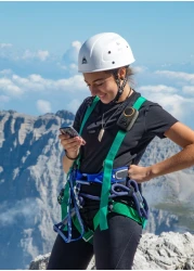 سماعة بورتابل جرين لايون بولس القابلة للارتداء، بلوتوث، بطارية 600 مللي أمبير، طاقة 3 واط، مساعد صوتي، مغناطيس مزدوج، مقاومة للماء IPX5، مكبر صوت 32 مم، 8 ساعات تشغيل، شحن من نوع C - أسود
