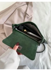 حقيبة كتف كلاسيكية راقية متعددة الإستخدامات بسلسلة رصينة ولون صلب و تصميم انيق لإطلالة شارعية أثناء العطلات،