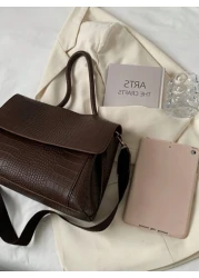 Large Capacity Vintage Casual Tote Bag For Women With Multi Layered Compartments Crocodile Embossed Flap Cover Adjustable Shoulder Strap Suitable For Commuting And Outdoor Travel Autumn Retro Inspired