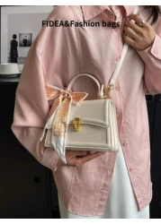 قطعة واحدة حقيبة يد نسائية من الجلد المصنع (بي يو) بلون واحد، تصميم أنيق من معدن صلب مزين بوشاح مطبوع، حزام كتف