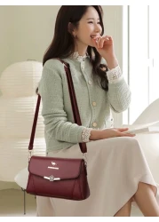 Fashion Classic Joker Retro Letter Pattern Decoration Design Shoulder Bag Retro Elegant Handbag Metal Label Decorated Wine Red Bag Suitable For Shopping Commuting To Work