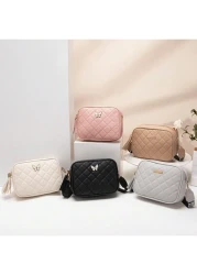 حقيبة كروسبودي مربعة مبطنة، محفظة مزينة بسحاب معدني كلاسيكي، حقيبة كتف من جلد اصطناعي