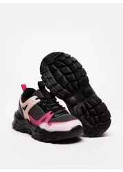 حذاء سنيكرز بلون متداخل بدون رباط مع حلقة سحب