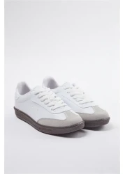  Shoes حذاء رياضي نسائي برباط باللون الأبيض تاكاو25SN00005