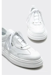 Elle أحذية رياضية جلدية بيضاء للرجال