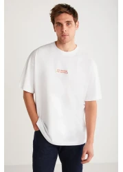 GRIMELANGE Vıto Men - تي شيرت أبيض بأكمام قصيرة مع تفاصيل نص مطرز، 100% قطن عضوي، مقاس كبير