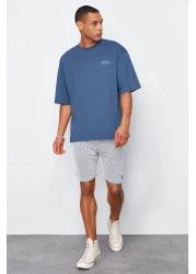  Collection تي شيرت إنديجو كبير الحجم برقبة دائرية 100% قطن - مطبوع عليه نص بسيط TMNSS23TS00084