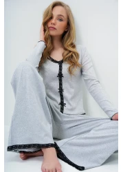 Trend Alaçatı Stili Grimelange بلوزة مطرزة بياقة واسعة ومزينة بفيونكة وسروال بالازو بدلة بيجامة ALC-X14066