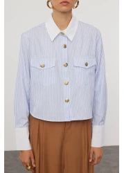  Collection قميص أزرق مخطط بأزرار معدنية - تصميم الياقة والأكمام، مقاس عادي TWOAW25GO00023