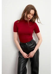 Bipantolon بلوزة نسائية بأكمام قصيرة باللون الأبيض الكريمي والأسود والأحمر الداكن مكونة من 4 قطع