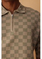  Collection تي شيرت بياقة بولو كبيرة الحجم من فرو المنك منقوش/مربعات برقبة بولو TMNSS25PO00035