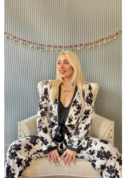 Pijamaevi طقم بيجامة نسائية محبوكة حصريًا باللون الأسود