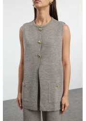  Collection طقم ملابس محبوكة بأزرار واسعة ومفصلة من المنك TWOAW25AU00084