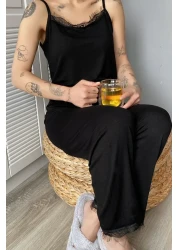 Pijamaevi طقم بيجامة محبوكة بحبل من الدانتيل باللون الأسود للسيدات