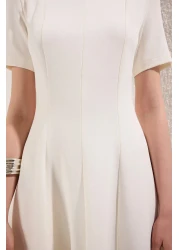  Collection تنورة بيضاء متوسطة الطول منسوجة مع فتحة خصر TWOSS25EL00790