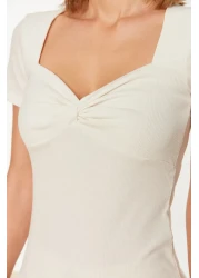  Collection Ecru Fitted Sweetheart Neckline Ribbed Stretchy Knitted Blouse TWOSS22BZ1221