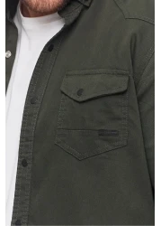 YXC Trend Maker قميص رجالي من قماش الدنيم ذو قصة ضيقة باللون الكاكي الداكن