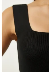 Happiness İstanbul بلوزة تريكو نسائية بياقة مربعة وشيالات عريضة حزمة من قطعتين باللونين الأبيض والأسود US00822